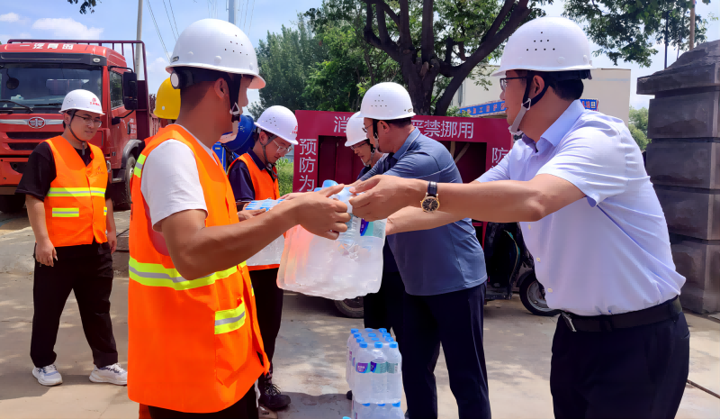 L'Oficina d'Habitatge i Desenvolupament Urbà-Rural del Districte de Jimo va anar a la inspecció i investigació del projecte del parc industrial de peces d'automòbil d'Inwent i va dur a terme activitats de construcció 